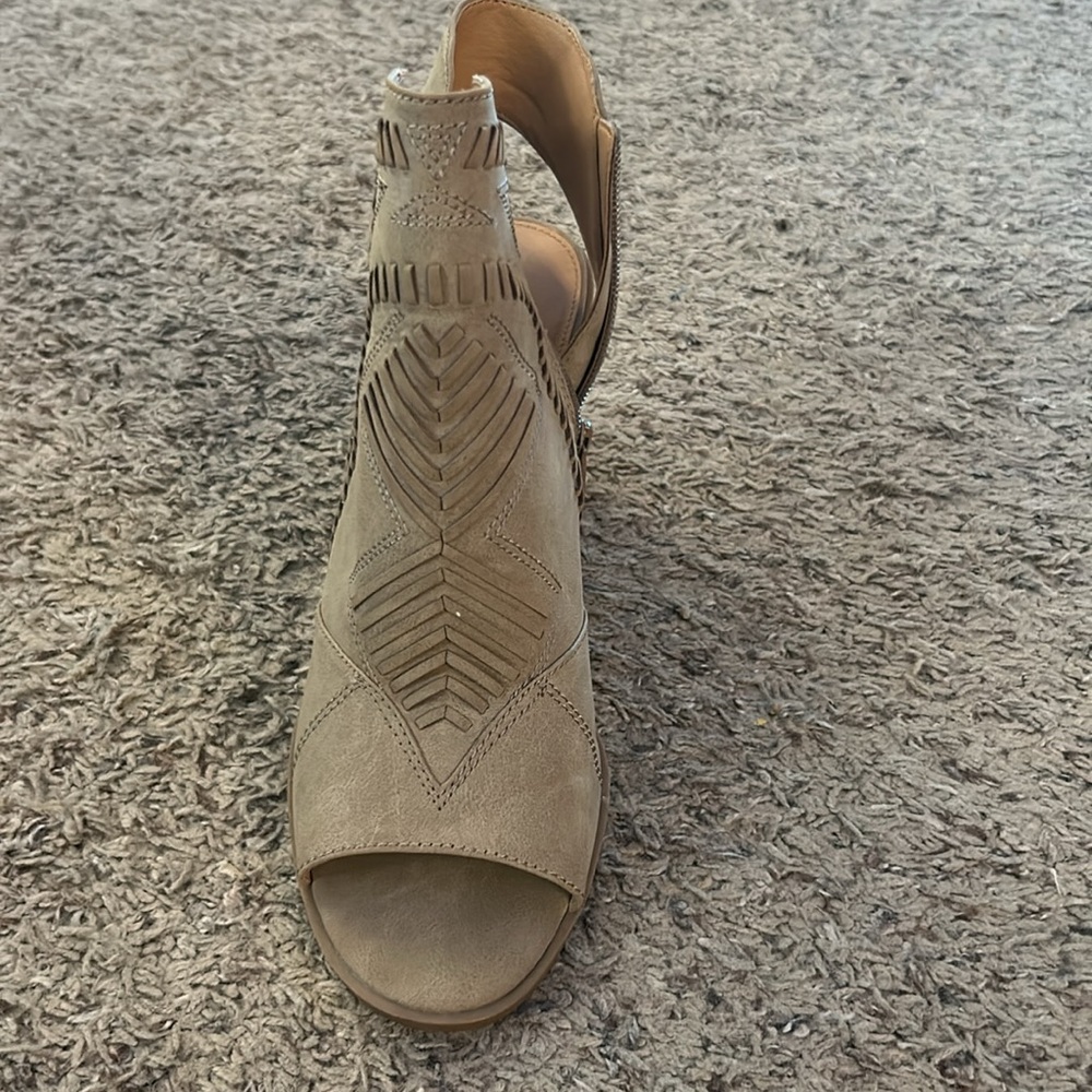Open toe bootie - Picture 2 of 2